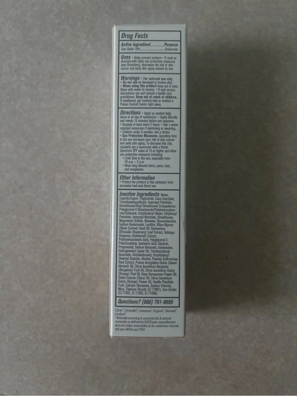 beautycounter Dew Skin Tinted Moisturizer — Light